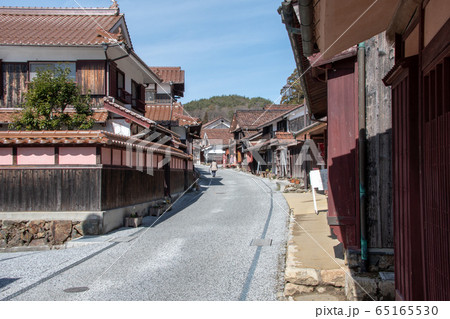 岡山県　吹屋ふるさと村の古い町並み 65165530