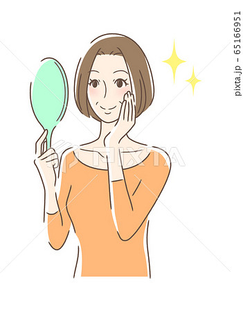 笑顔で手鏡を見る女性 笑顔で手鏡を見る女性 65166951