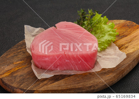 Raw tuna steak Raw tuna steak 65169834