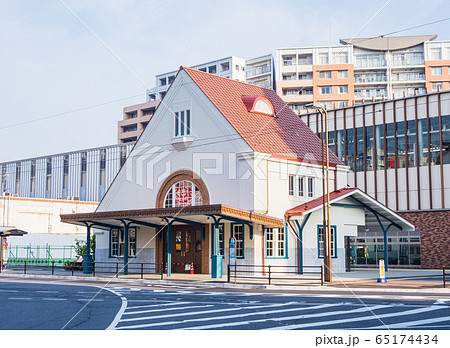 東京　国立駅　復元された旧国立駅舎 65174434
