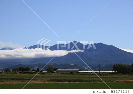ふらの_十勝岳連峰の雲 ふらの_十勝岳連峰の雲 65175112