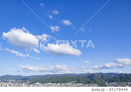 青空と六甲山 65179449