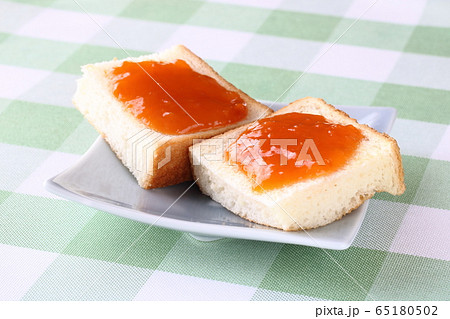 アンズジャムのカナッペ 65180502