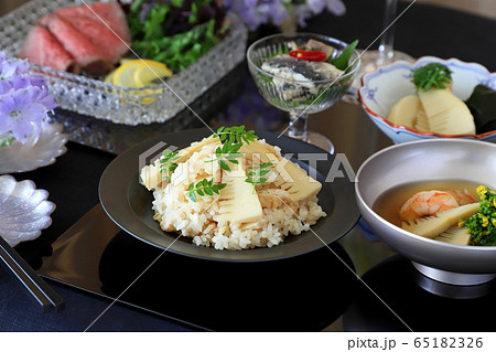 たけのこご飯のテーブル 65182326