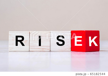 flipping wooden cube blocks with RISK change to flipping wooden cube blocks with RISK change to 65182544