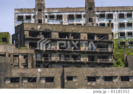 長崎の世界遺産軍艦島の荒廃した世界 長崎の世界遺産軍艦島の荒廃した世界 65185352