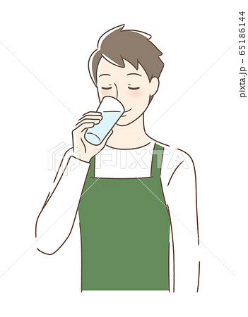 コップの水を飲む男性のイラスト素材