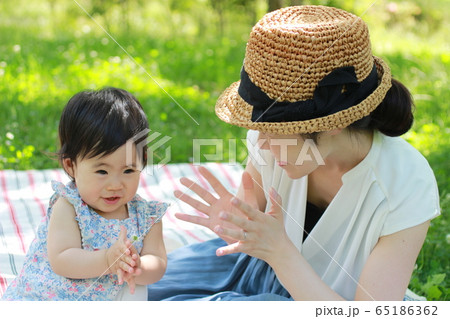 親子でピクニック 65186362