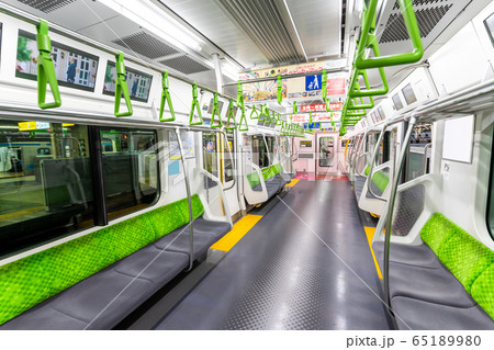 山手線　車内　(E235系) 65189980