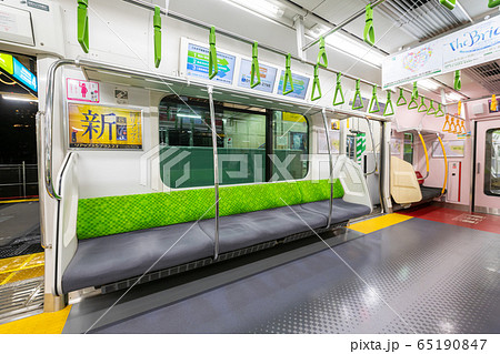 山手線　車内　(E235系) 65190847