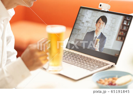 オンライン飲み会　イメージ 65191845