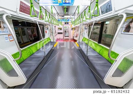 山手線　車内　(E235系) 65192432