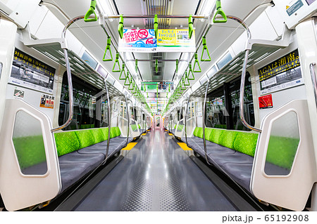 山手線 車内 (E235系) 山手線 車内 (E235系) 65192908