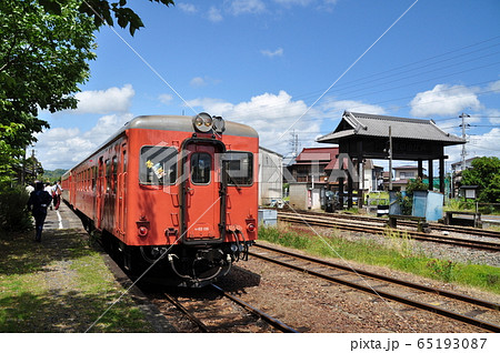 いすみ鉄道いすみ線 大多喜駅に停車中の急行列車 キハ52形 の写真素材