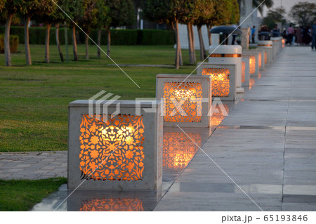 シェイク・ザイード・グランドモスクの街灯 65193846