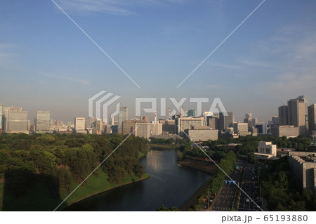 東京都千代田区の朝の風景 東京都千代田区の朝の風景 65193880