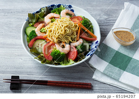 サラダラーメン 65194207