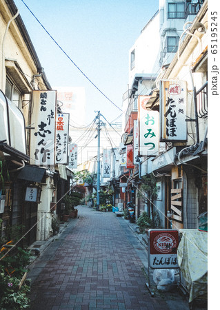情緒ある日本の街並み 情緒ある日本の街並み 65195245