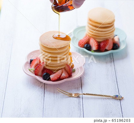 パンケーキ　メイプルシロップ 65196203