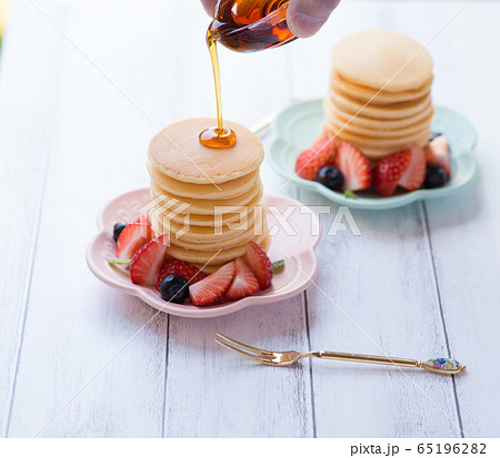 パンケーキ　メイプルシロップ 65196282