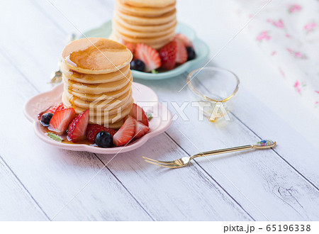 パンケーキ　メイプルシロップ 65196338