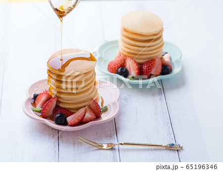 パンケーキ　メイプルシロップ 65196346