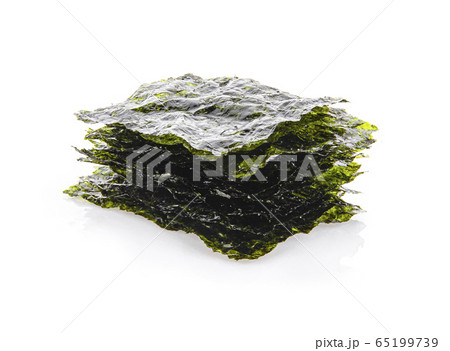 Dry seaweed,isolated on white background 65199739