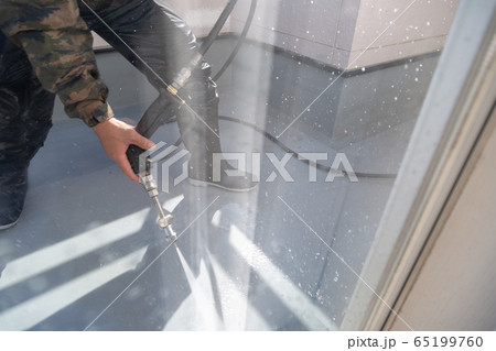 住宅の外壁塗装　ベランダ洗浄 65199760