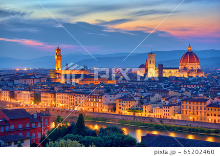 Florence, Tuscany - Night scenery with Duomo Santa 65202460