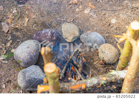 ブッシュクラフト素材　焚き火 65205022