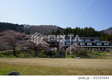 満開の岩泉二升石小学校跡 65205684