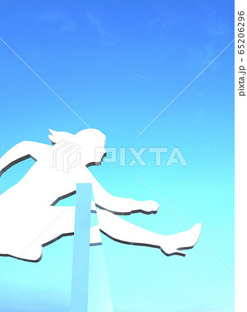 Cg立体イラスト 壁を飛び越える女性のシルエット ハードル 可能性 挑戦のイラスト素材