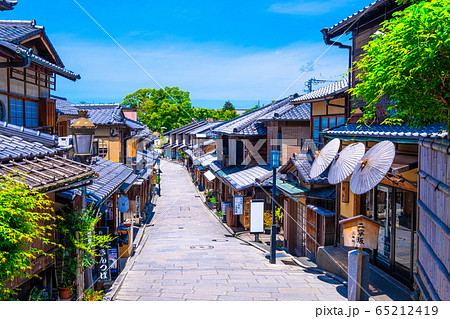 京都の二年坂 65212419