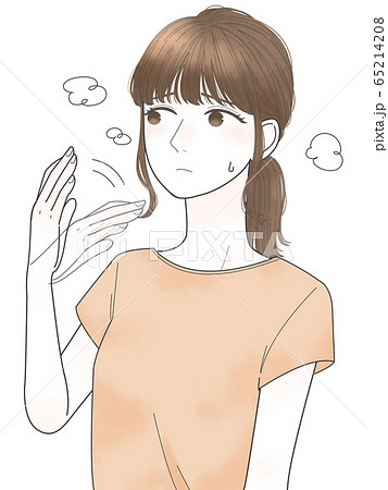 暑くて手であおいでいる女性 65214208