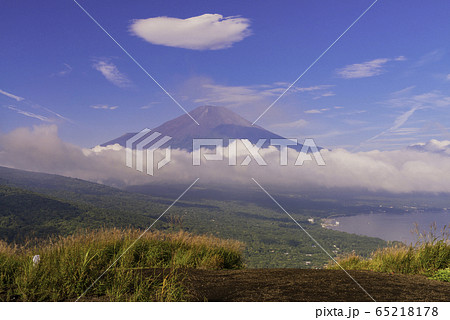 （山梨県）鉄砲木ノ頭から望む富士山 65218178
