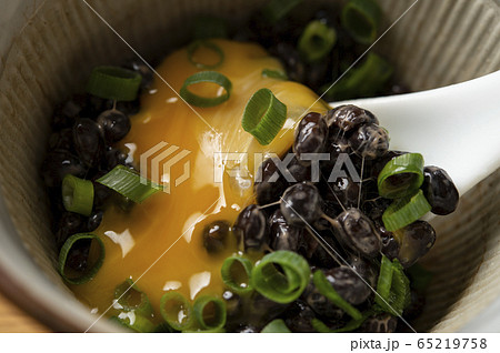 黒豆納豆と卵黄 黒豆納豆と卵黄 65219758