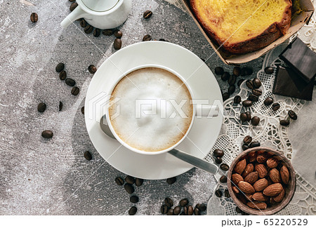 カフェラテ 65220529