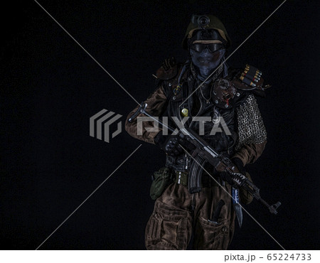 post apocalypse survivor with weapons. post apocalypse survivor with weapons. 65224733