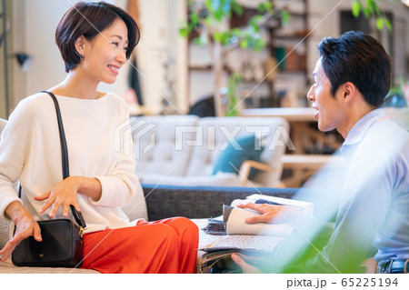 ショッピング　家具屋　インテリア 65225194