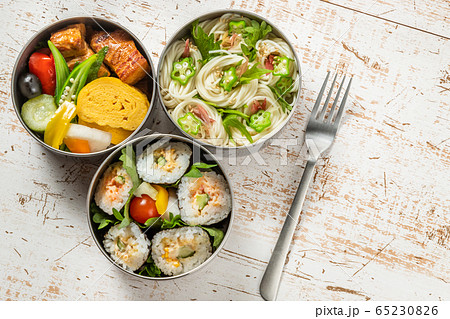 そうめんの和風弁当　Japanese cuisine noodles and sushi 65230826