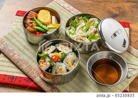 そうめんの和風弁当　Japanese cuisine noodles and sushi 65230835