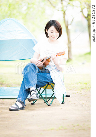 アウトドア 楽器 女性 アウトドア 楽器 女性 65231872