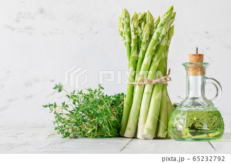 Bunch of fresh asparagus Bunch of fresh asparagus 65232792