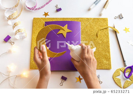 4 Diy Ramadan kareem card with golden crescent 65233271