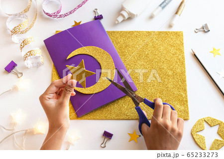 2 Diy Ramadan kareem card with golden crescent 65233273