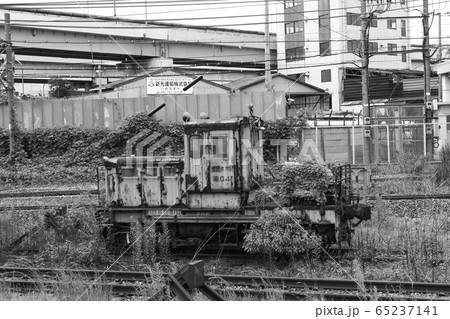 浜川崎駅構内に留置されているモーターカー 浜川崎駅構内に留置されているモーターカー 65237141