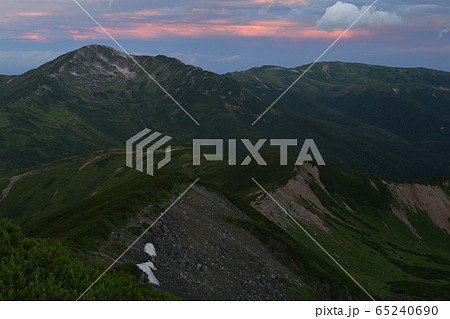 登山道から見た黒部五郎岳 65240690