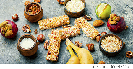 Tasty granola bars Tasty granola bars 65247517