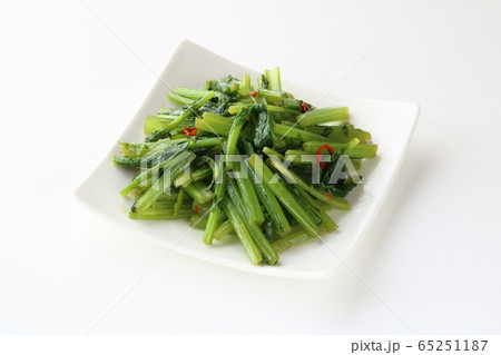 カブの葉の炒め物 カブの葉の炒め物 65251187