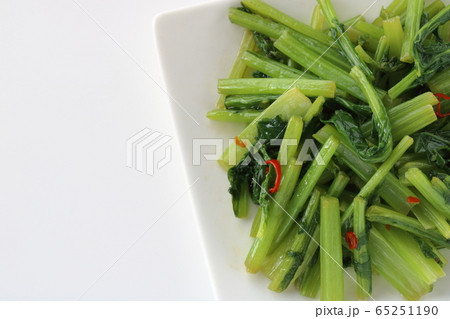 カブの葉の炒め物 カブの葉の炒め物 65251190